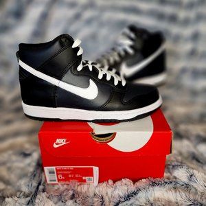 NEW- Nike Dunk High Big Kids' Shoes 6Y BLACK